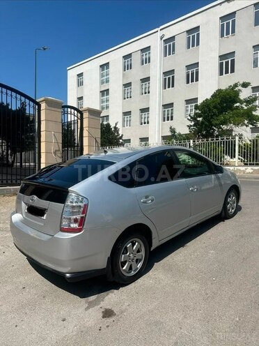 Toyota Prius-4
