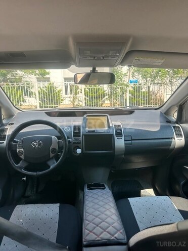 Toyota Prius-7