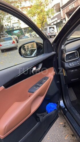 Kia Sorento-8