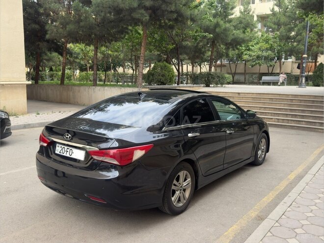 Hyundai Sonata-4