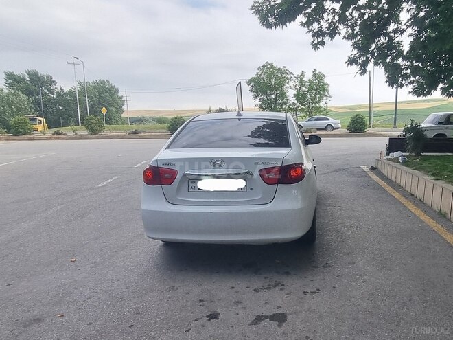 Hyundai Elantra-3