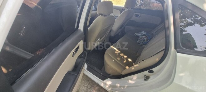 Hyundai Elantra-6