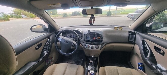 Hyundai Elantra-4