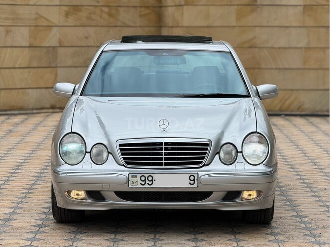 Mercedes E 270-2