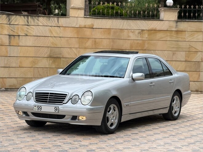 Mercedes E 270-5