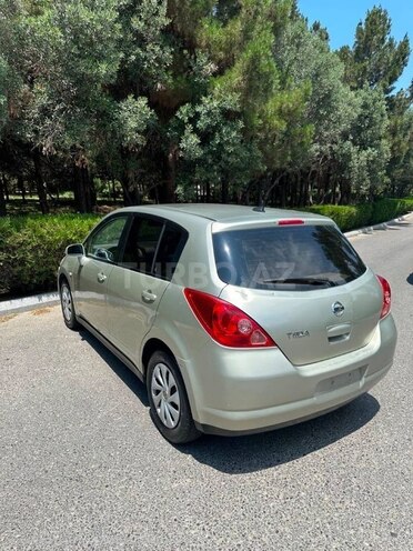 Nissan Tiida-6