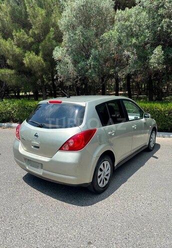 Nissan Tiida-4