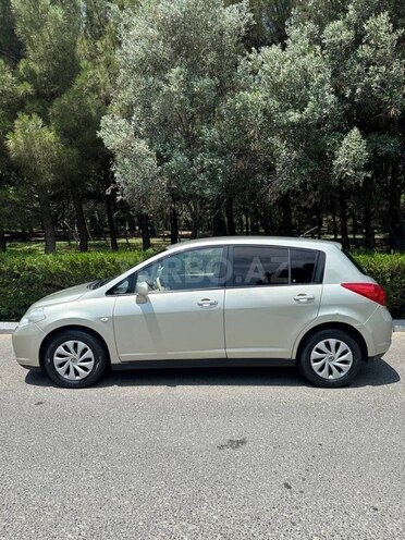 Nissan Tiida-3