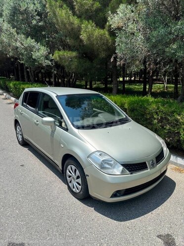 Nissan Tiida-5