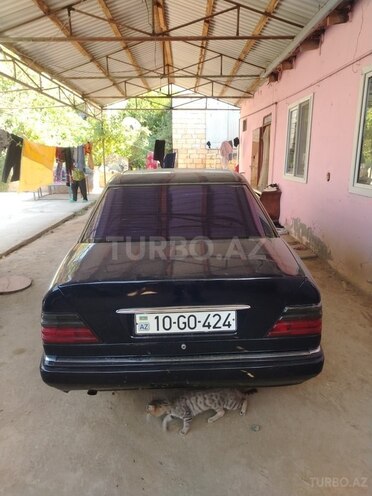 Mercedes 220 E-4