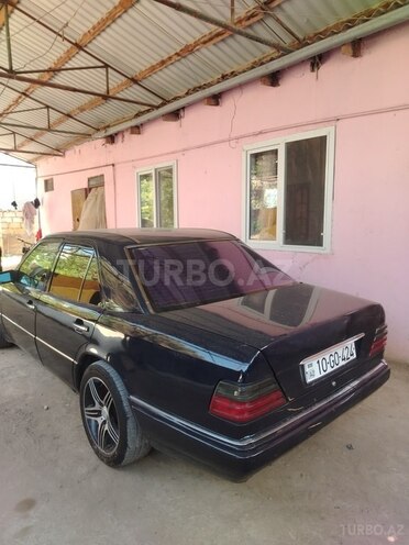 Mercedes 220 E-3