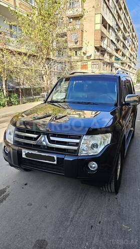 Mitsubishi Pajero-2