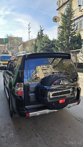 Mitsubishi Pajero-3
