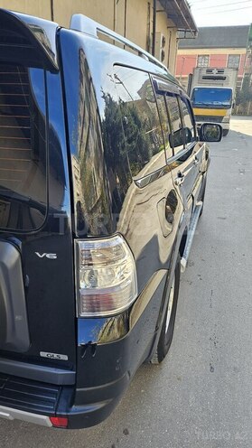 Mitsubishi Pajero-6