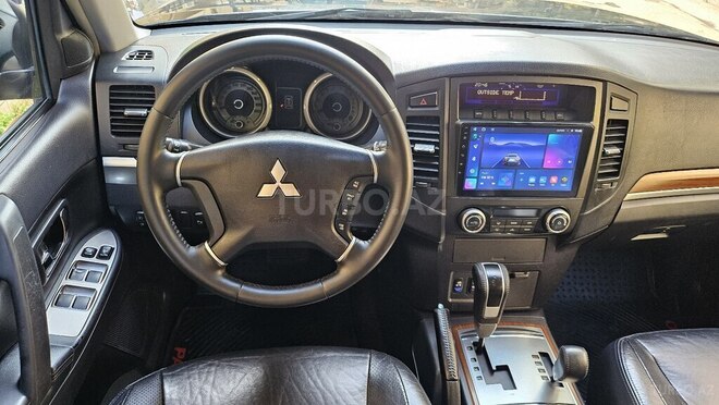 Mitsubishi Pajero-18