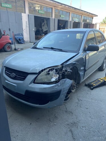 Kia Rio-1