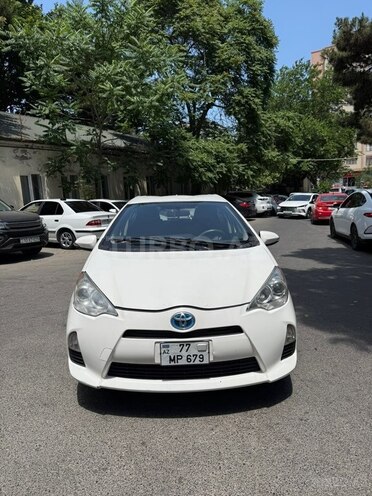 Toyota Aqua-1