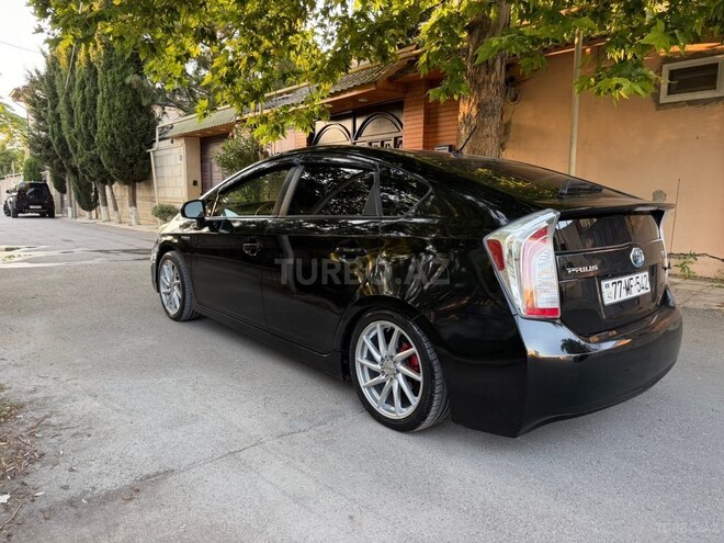 Toyota Prius-6