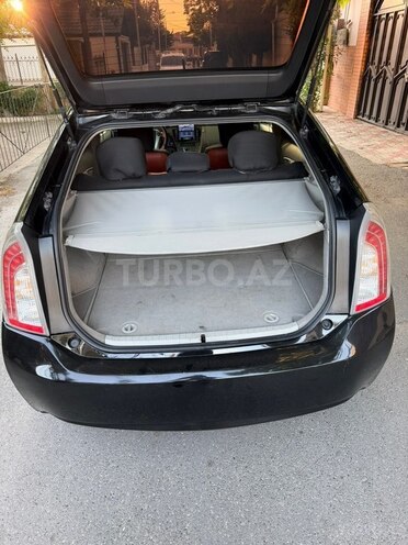 Toyota Prius-7