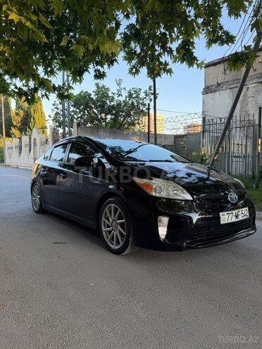Toyota Prius-2