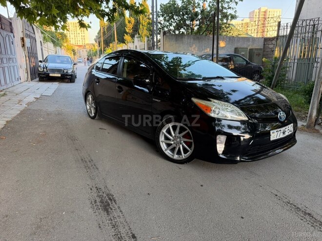 Toyota Prius-4