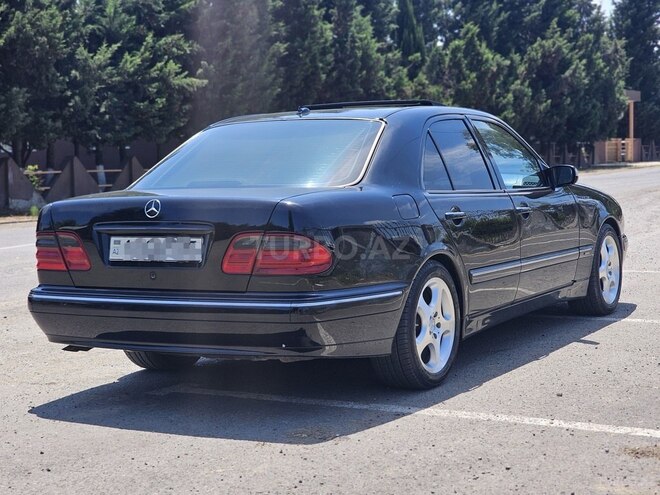 Mercedes E 320-5