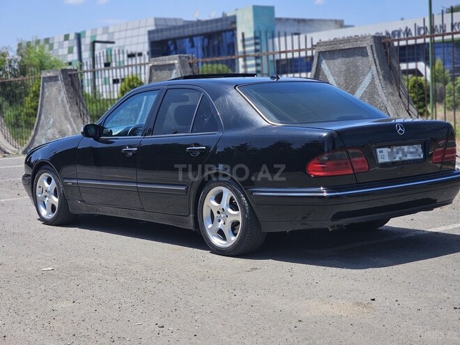 Mercedes E 320-8
