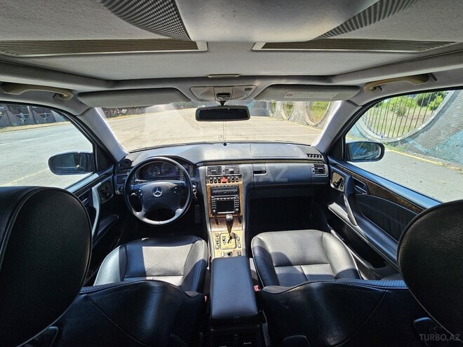 Mercedes E 320-10