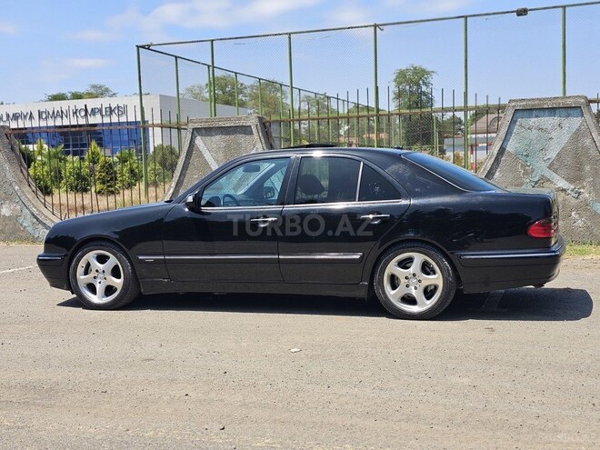 Mercedes E 320-9