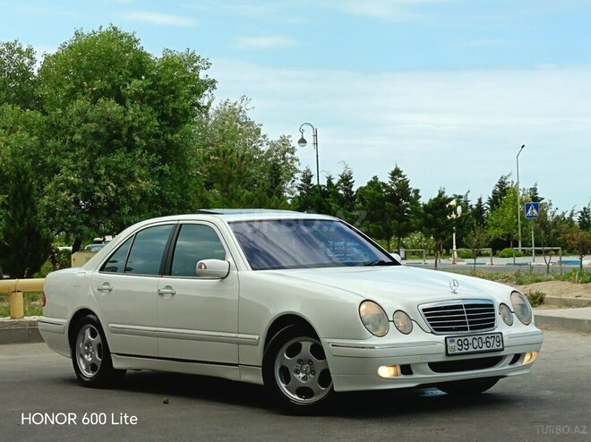 Mercedes E 320-4