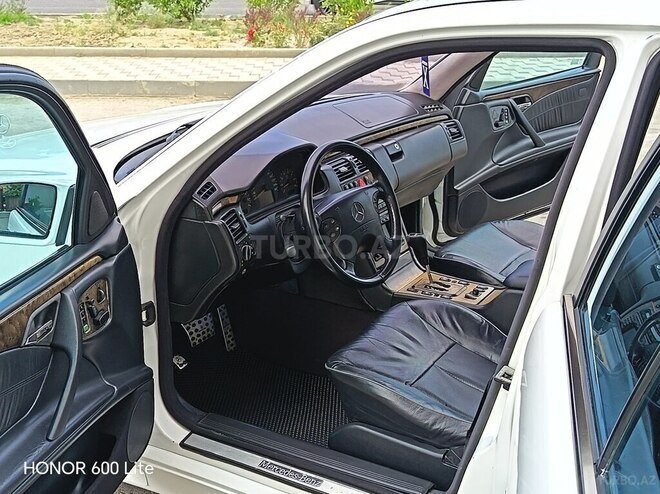 Mercedes E 320-15