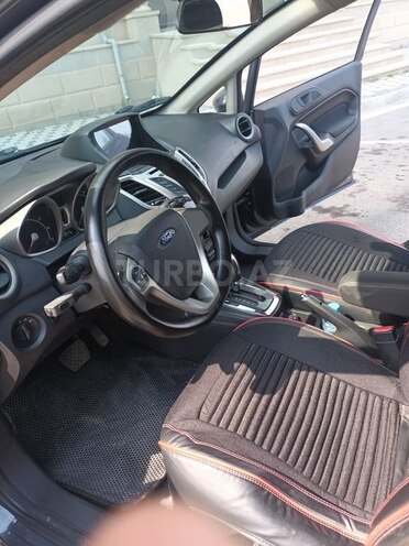 Ford Fiesta-4