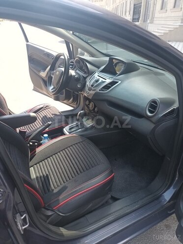 Ford Fiesta-2