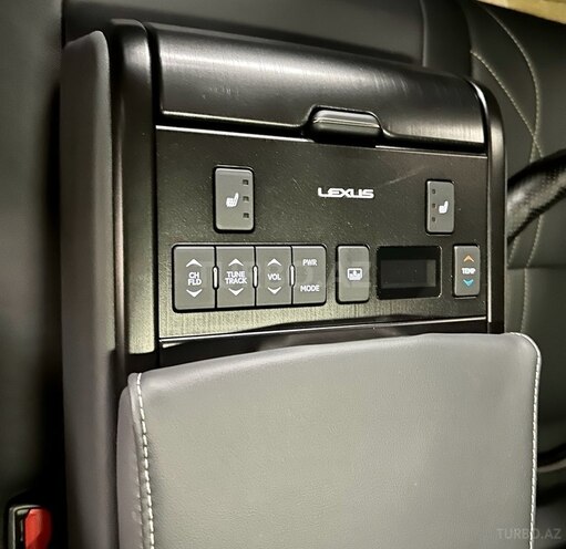 Lexus ES 300h-11