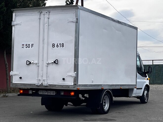 Ford Transit-4