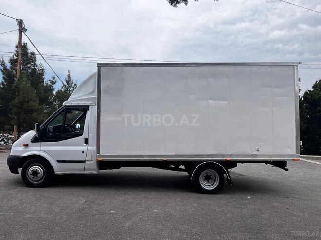 Ford Transit-9