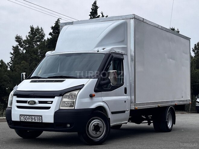 Ford Transit-6