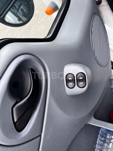Ford Transit-15