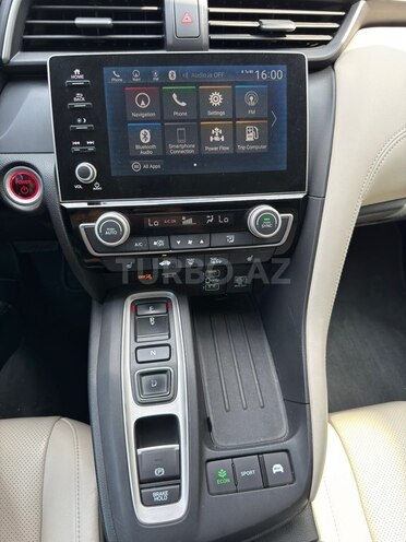 Honda Insight-12