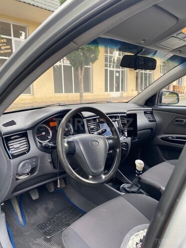 Kia Rio-10