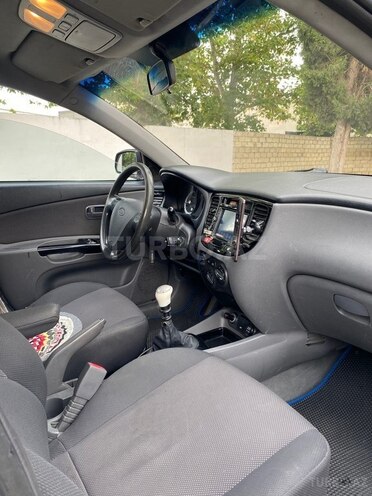 Kia Rio-5