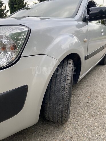 Kia Rio-11