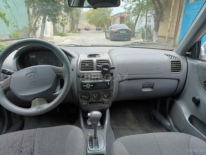 Hyundai Accent-3