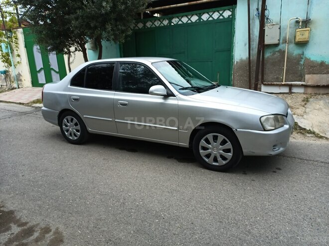 Hyundai Accent-5