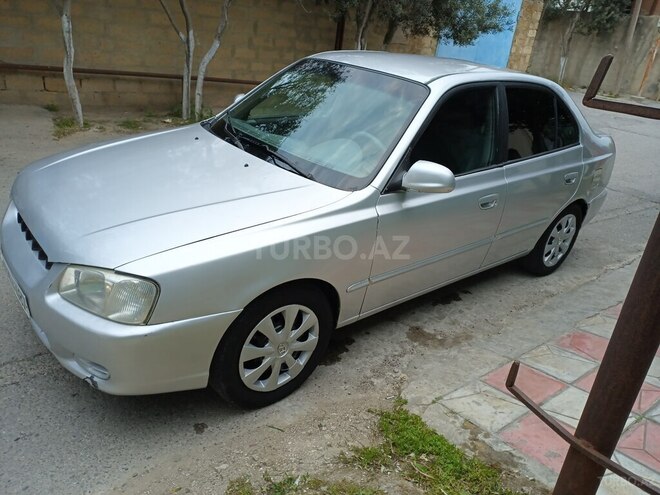 Hyundai Accent-6