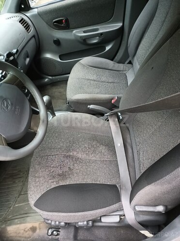 Hyundai Accent-8