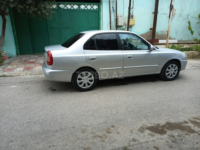 Hyundai Accent-7