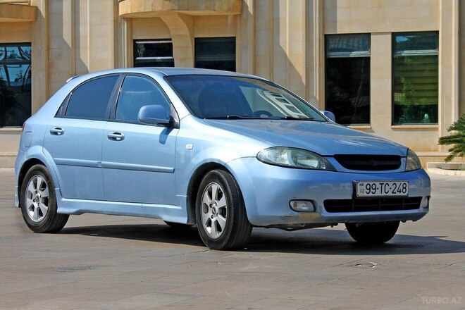 Chevrolet Lacetti-1