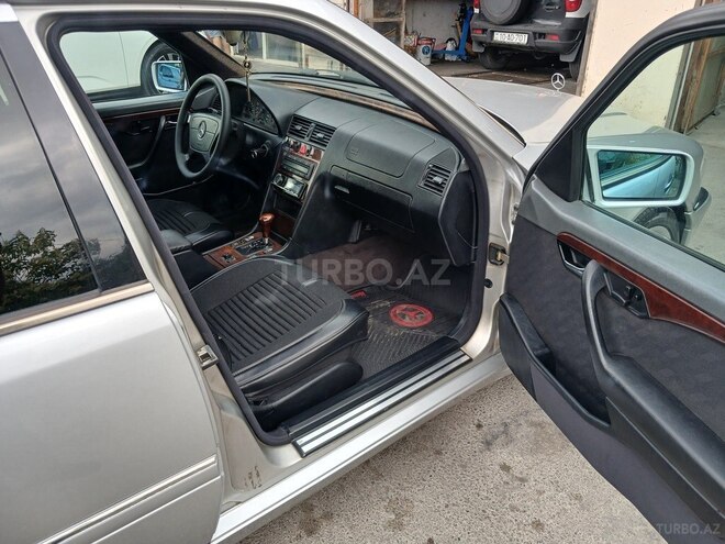 Mercedes C 230-6