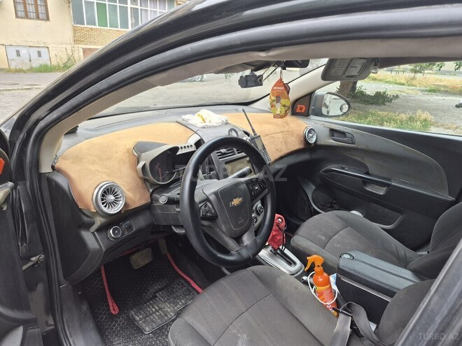 Chevrolet Aveo-3